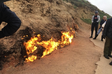 ƏMƏKDAŞIMIZ PREZİDENTİN TƏNQİD, ƏRƏBLƏRİNSƏ “İŞĞAL” ETDİYİ MƏKANDAN YAZIR - FOTOLAR+VİDEO