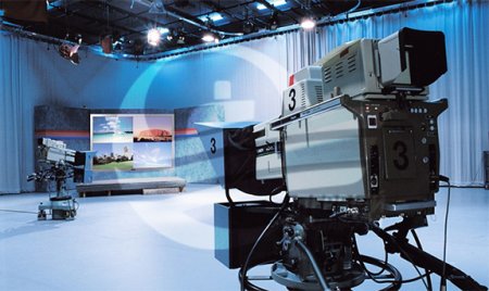 Daha bir telekanal rəhbəri istefaya göndərilir - Milyonluq yeyinti