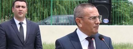 Şəmkirin icra başçısı məmurlara blinçik yedirdi, 3-5 min manatlıq "hesab" yolladı