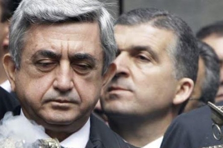 Ermənilər güzəran hayında, Serj prezidentliyə namizəd axtarır