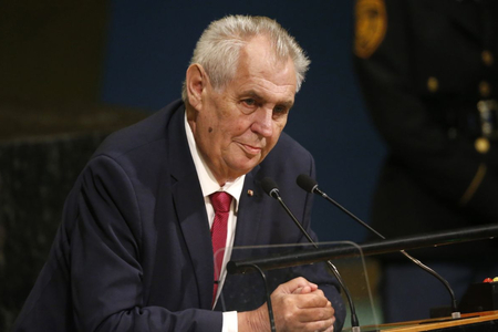 Miloş Zeman yenidən Çexiya prezidenti seçildi