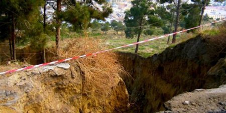 Nazirlik: Teleqüllənin yaxınlığındakı çatlar genişlənə bilər