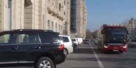 Bakıda avtobus zolağını ödənişli dayanacağa çevirdilər