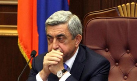 İrəvan qarışıb: Sərkisyan hakimiyyətdən gedə bilər