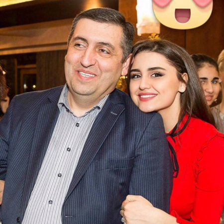 Murad Boza yarım milyon verən cütlük hansı məmurların qohumudur?