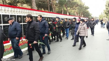 Азербайджан чтит память героев 20 Января - ФОТО