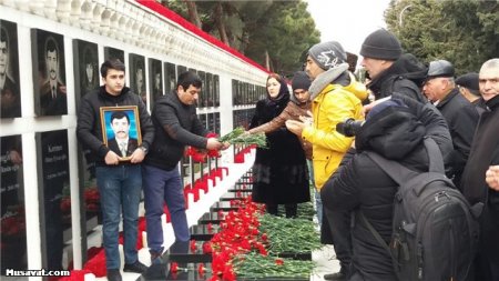 Азербайджан чтит память героев 20 Января - ФОТО