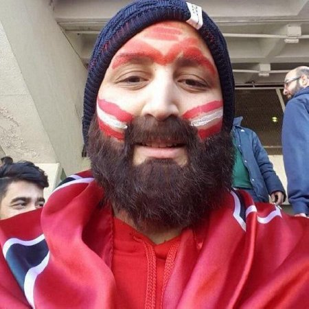 İranda stadiona getmək istəyən qadınlar saqqal taxdı – FOTO