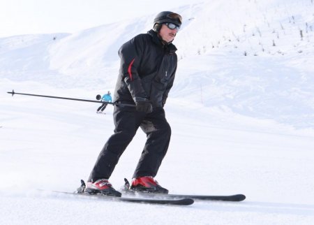 Ильхам Алиев посетил «Шахдаг» и покатался на лыжах - ФОТО