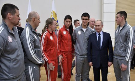 Putin rusiyalı idmançılardan üzr istədi