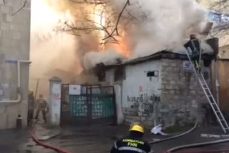 Bakıda güclü yanğın – VİDEO Bakıda güclü yanğın – VİDEO