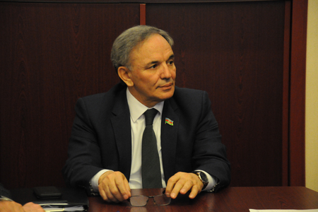 Əflatun Amaşov: “Bizə düşmən kəsilənlər də var”