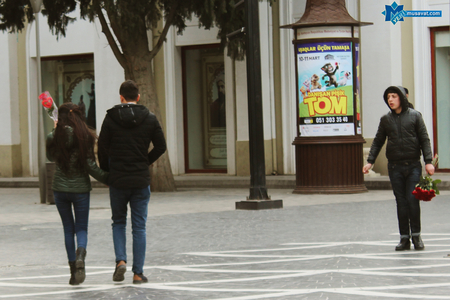 Paytaxt sakinləri “Sevgililər günü”nü necə qeyd edir? - VİDEOSORĞU+FOTOLAR Paytaxt sakinləri “Sevgililər günü”nü necə qeyd edir? - VİDEOSORĞU+FOTOLAR