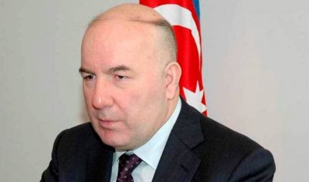 Baş bankir manatın taleyi ilə bağlı danışdı