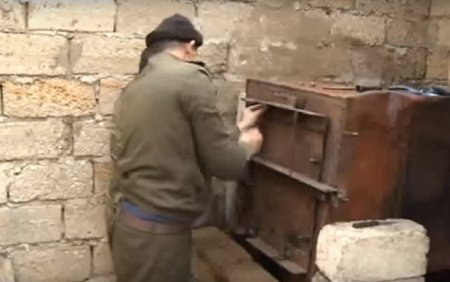 Bakı sakini tullantılardan neft istehsal edir — VİDEO