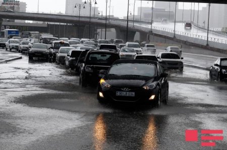 На территории Азербайджана прошли дожди, мокрый снег, в некоторых местах интенсивный снег