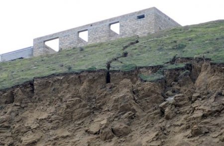 Sürüşmə zonasının sakinlərinə nə qədər pul veriləcək