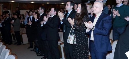 Leyla Əliyeva Xocalı faciəsinə həsr olunmuş tamaşada — FOTO