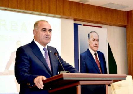 İcra başçısı qardaş oğluna bazar açdı, bələdiyyə sədrini tutdurdu - Sensasion faktlar