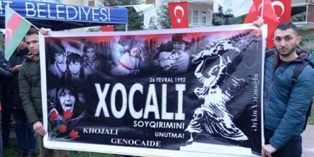 İzmitdə Xocalı soyqırımının 26-cı ildönümünə həsr edilmiş tədbirlər keçirilib (FOTOLAR)