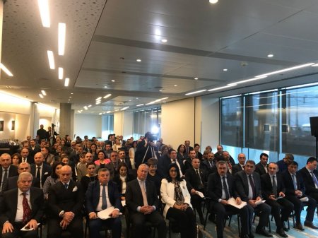 Amsretdamda Azərbaycan media rəhbərləri və diaspora qarşı - qarşıya...