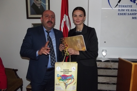 Qənirə Paşayeva Ankarada İLESAM-da məruzə ilə çıxış edib və Türk aydınlarına çağırış edib