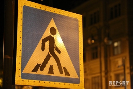 Sumqayıtda maşından düşüb yolu keçmək istəyən sürücünü avtomobil vurub