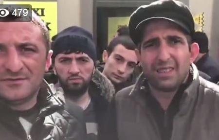 Taksi sürücüləri fırıldaqçı "şirkət"ə qarşı aksiya keçirdilər