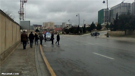 Prezident İlham Əliyev Xətaidə yanğın baş verən əraziyə gəldi