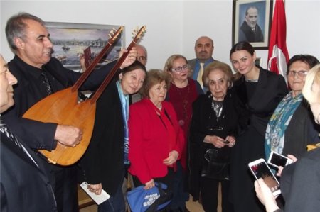 Qənirə Paşayeva Ankarada İLESAM-da məruzə ilə çıxış edib və Türk aydınlarına çağırış edib