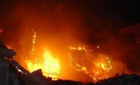 Bakının Nərimanov rayonunda 5 otaqlı ev yanıb