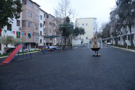 Nəsimi rayonunda Novruz bayramı ərəfəsində növbəti “Abad həyət” sakinlərin istifadəsinə verildi