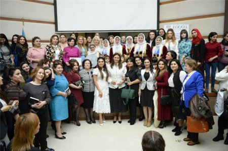 Qənirə Paşayeva “Müasir Azərbaycan qadını” layihəsi çərçivəsində Lənkəranda məruzə ilə çıxış edib - FOTOLAR