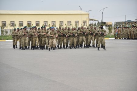 Nəsimi rayon ictimaiyyətinin nümayəndələri cəbhə bölgəsində xidmət edən əsgərlərlə Novruz bayramını qeyd etdilər - FOTOLAR