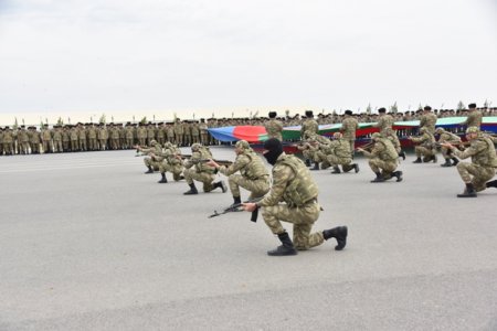 Nəsimi rayon ictimaiyyətinin nümayəndələri cəbhə bölgəsində xidmət edən əsgərlərlə Novruz bayramını qeyd etdilər - FOTOLAR