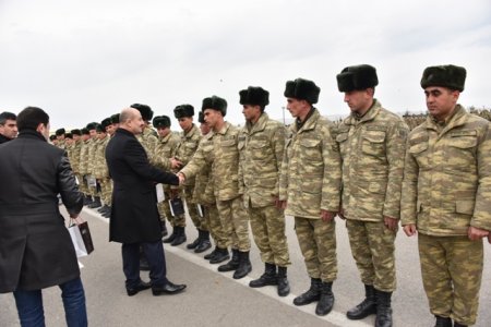 Nəsimi rayon ictimaiyyətinin nümayəndələri cəbhə bölgəsində xidmət edən əsgərlərlə Novruz bayramını qeyd etdilər - FOTOLAR