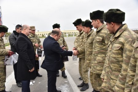 Nəsimi rayon ictimaiyyətinin nümayəndələri cəbhə bölgəsində xidmət edən əsgərlərlə Novruz bayramını qeyd etdilər - FOTOLAR