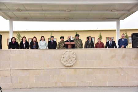 Nəsimi rayon ictimaiyyətinin nümayəndələri cəbhə bölgəsində xidmət edən əsgərlərlə Novruz bayramını qeyd etdilər - FOTOLAR