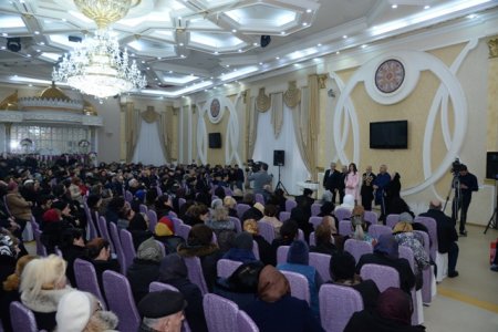 Novruz Bayramı ilə əlaqədar Nəsimi rayonunda ənənəvi olaraq imkansız ailələrə bayram payları təqdim olunmuşdur