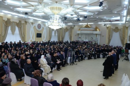 Novruz Bayramı ilə əlaqədar Nəsimi rayonunda ənənəvi olaraq imkansız ailələrə bayram payları təqdim olunmuşdur