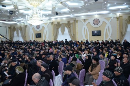 Novruz Bayramı ilə əlaqədar Nəsimi rayonunda ənənəvi olaraq imkansız ailələrə bayram payları təqdim olunmuşdur