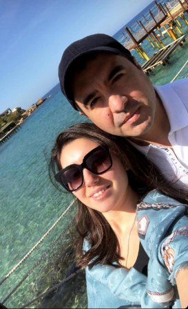 Mərhum nazir oğlu və xanımının istirahət fotoları