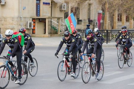 Mədət Quliyev Bakı küçələrində velosiped sürdü- FOTOLAR