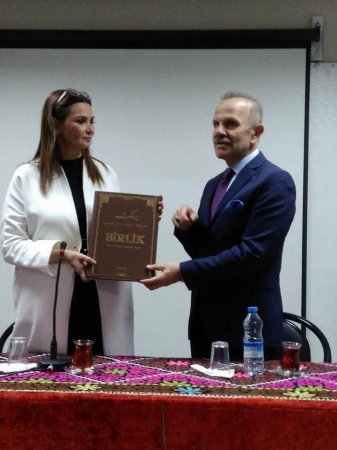 Qənirə Paşayeva Sivasda Azərbaycan Xalq Cümhuriyyəti ilə bağlı konfrans verib