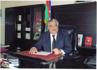 İcra başçısı: “Həcc ziyarətində olmuşam, amma arada badə qaldırıb sağlıq da deyirəm”