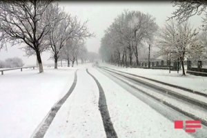 В отдельных районах Азербайджана выпал снег толщиной 12 см