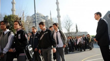 Türkiyə gəncliyi dinə niyə arxa çevirir?