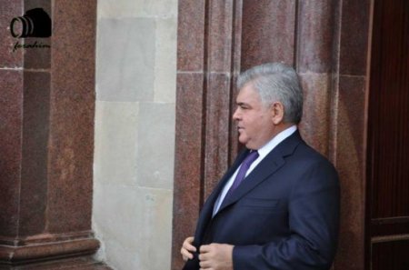 Supernazir Ziya Məmmədovun kartlarını “koda salıb”