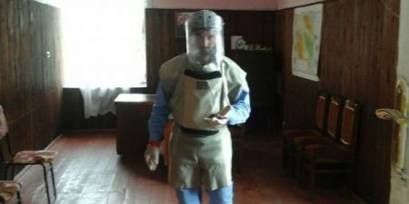 Goranboyda icra nümayəndəliyinin binasında qumbara tapıldı (FOTOLAR)