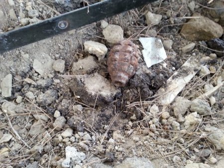 Bakıda metronun deposundan əl qumbarası tapılıb